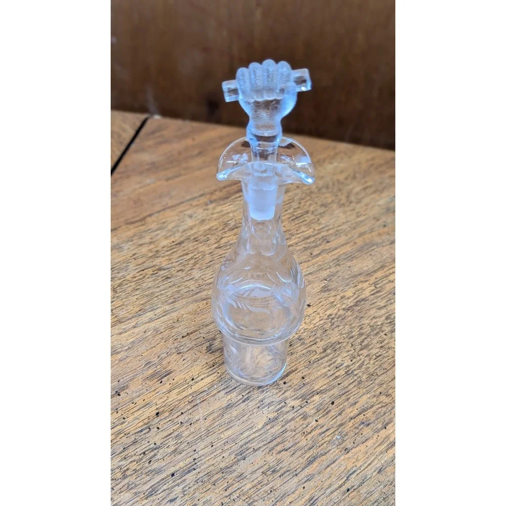Vintage Etched Glass Decanter/Claret Jug Carafe With Stopper